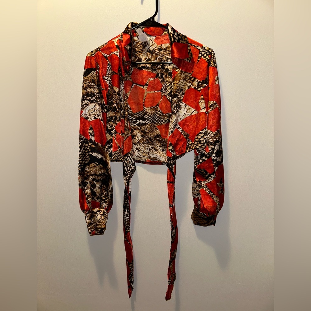 UO size small Snakeskin pattern front tie shirt